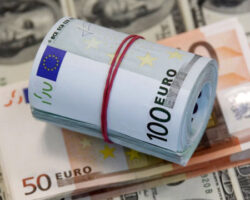 Immagine Euro Dollaro: Cosa Aspettarsi dall’Autunno Caldo