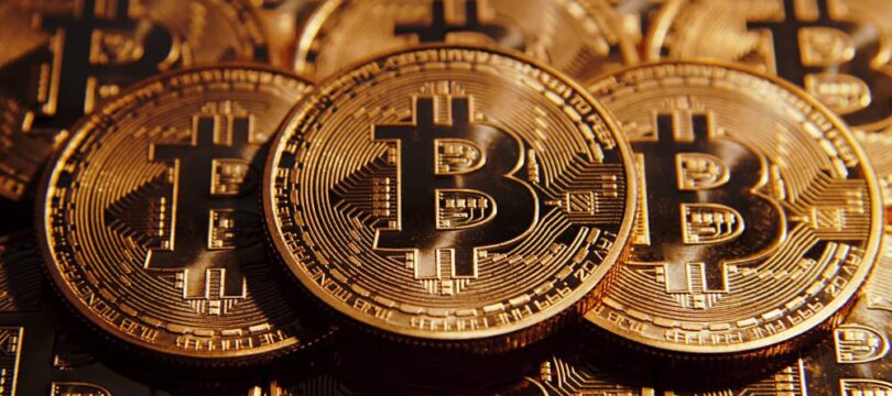 Immagine Prezzo Bitcoin, Parola agli Ottimisti: le Previsioni di McAfee