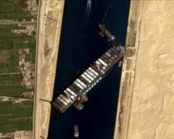 Immagine Cosa il Blocco del Canale di Suez ha insegnato agli investitori