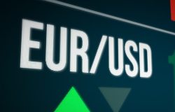 Immagine Politiche Monetarie 2026: La divergenza tra FED e BCE e gli Impatti sul Cambio EUR/USD