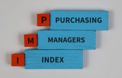 Immagine PMI Manifatturiero: L’Indicatore Leading che Anticipa Recessioni